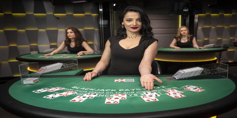 Blackjack quen thuộc với nhiều tay chơi đam mê đen đỏ